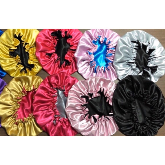 Selling brand new bonnets. - Picture 4 of 4